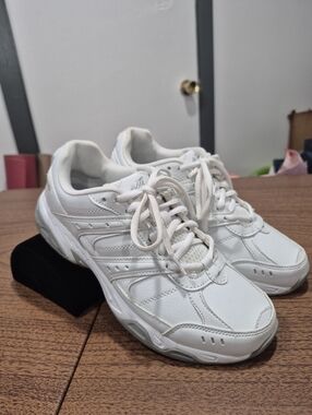 EUC Avia Womens Avi-Union II White Sneakers